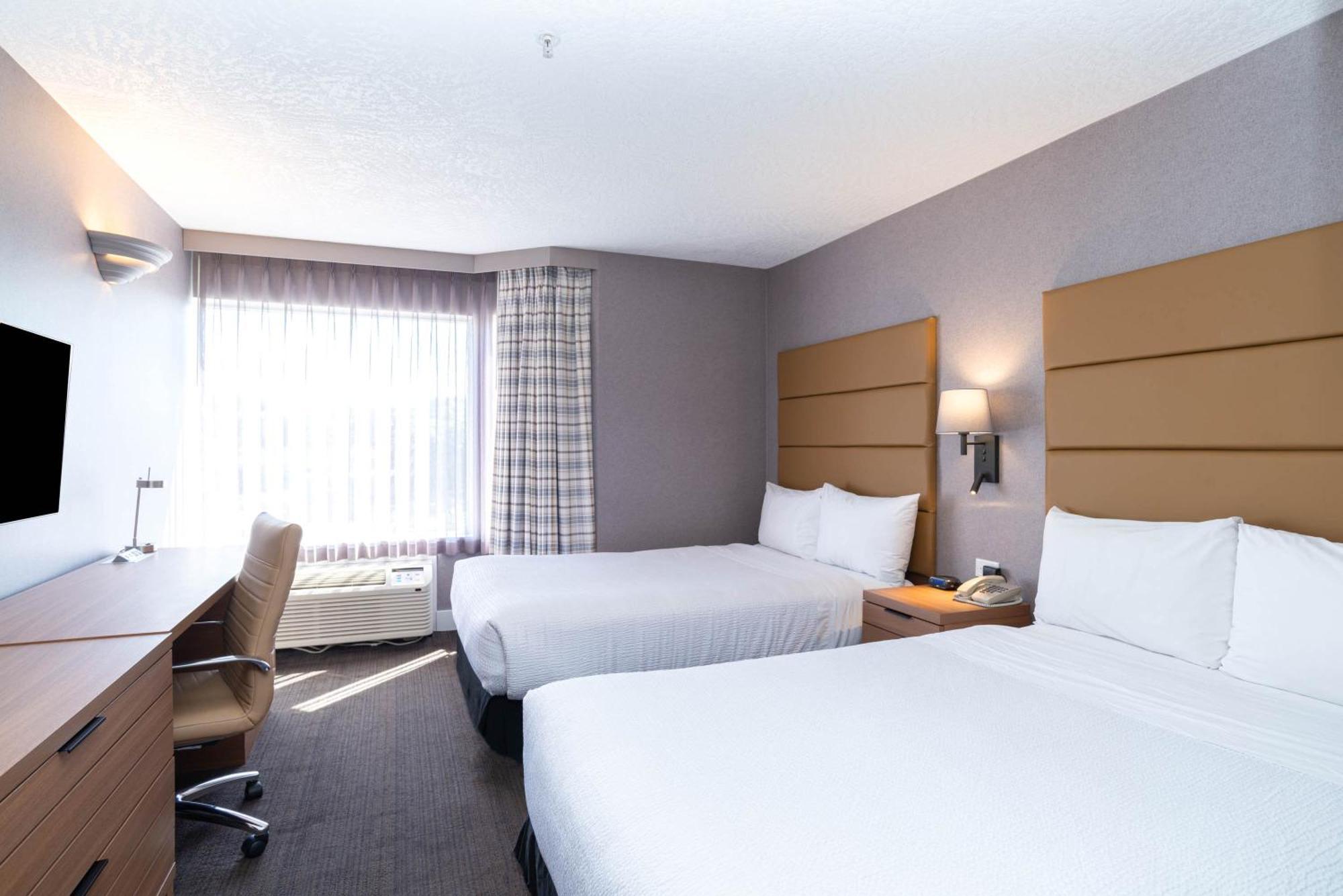 Sandman Hotel 3*